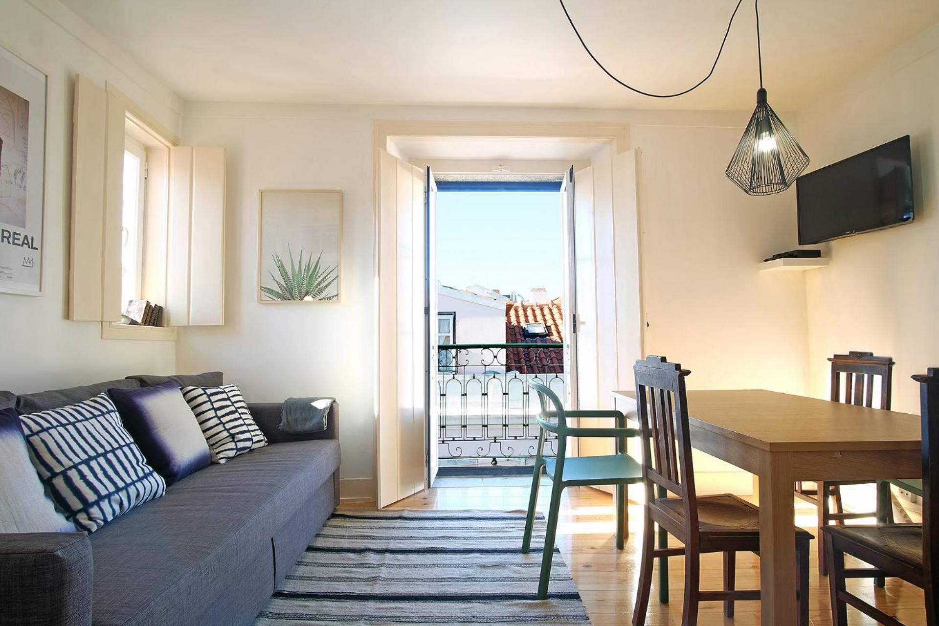 Apartment Bh4e-3br With View In Heart Of Bairro Alto - Bright *
